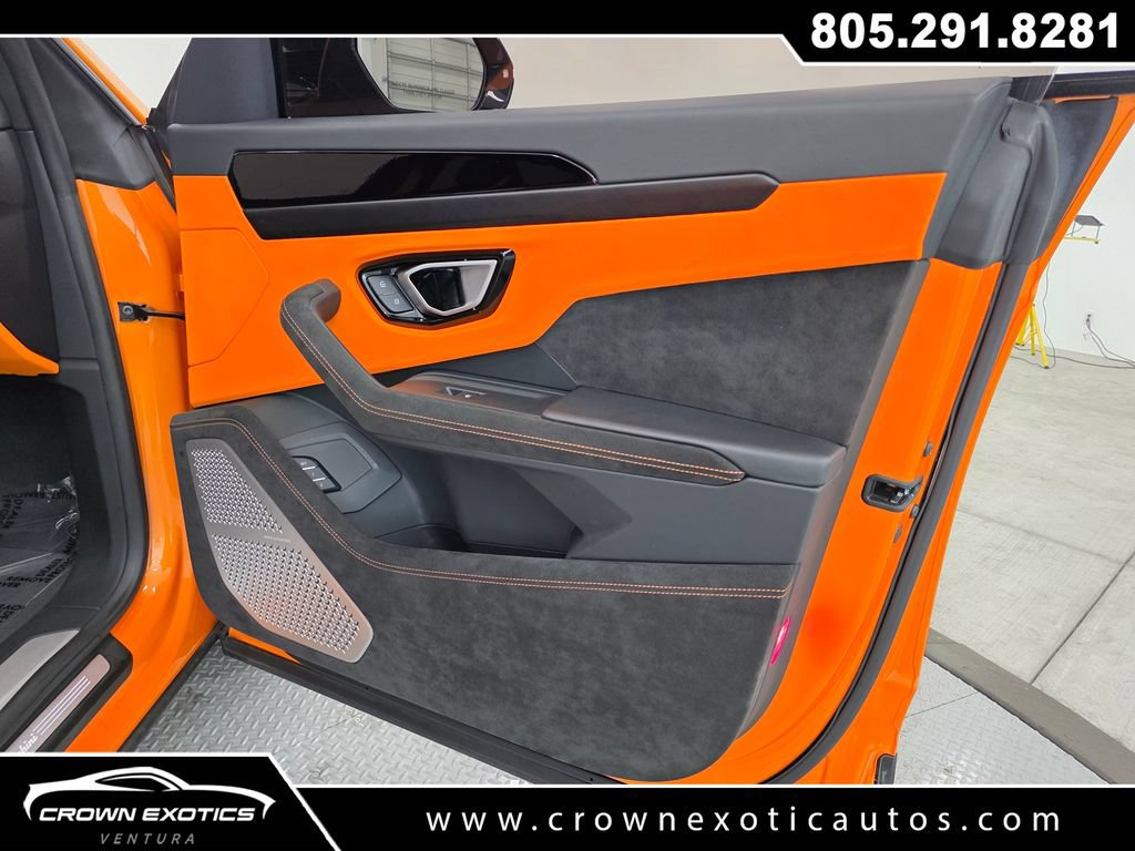 Used 2024 Lamborghini Urus S AWD/4WD image 23
