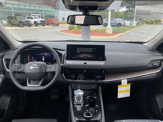 New 2026 Nissan Rogue Platinum AWD/4WD image 16