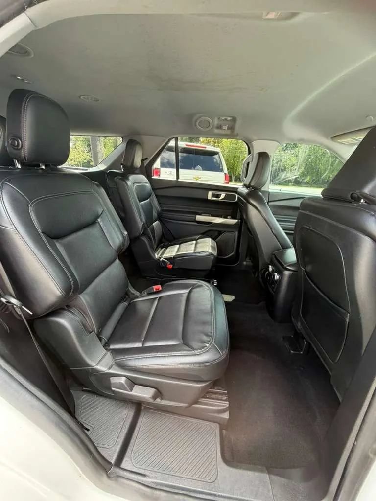 Used 2020 Ford Explorer XLT w/ Equipment Group 202A RWD image 16