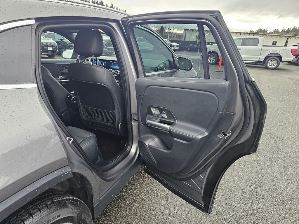 Used 2025 Mercedes-Benz GLA 250 4MATIC image 23