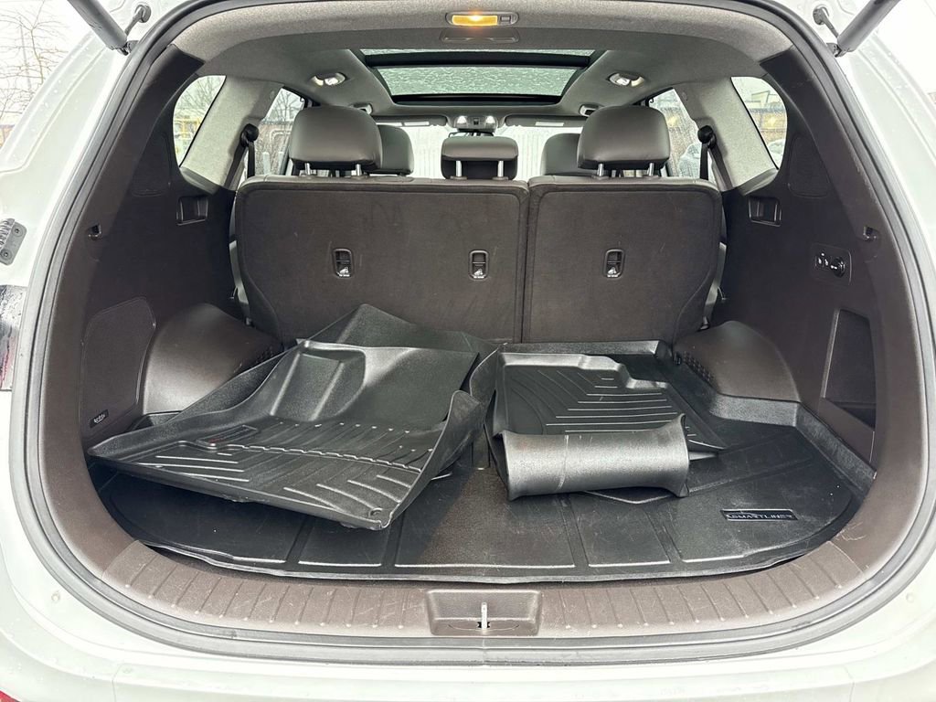 Used 2019 Hyundai Santa Fe Limited AWD/4WD image 11