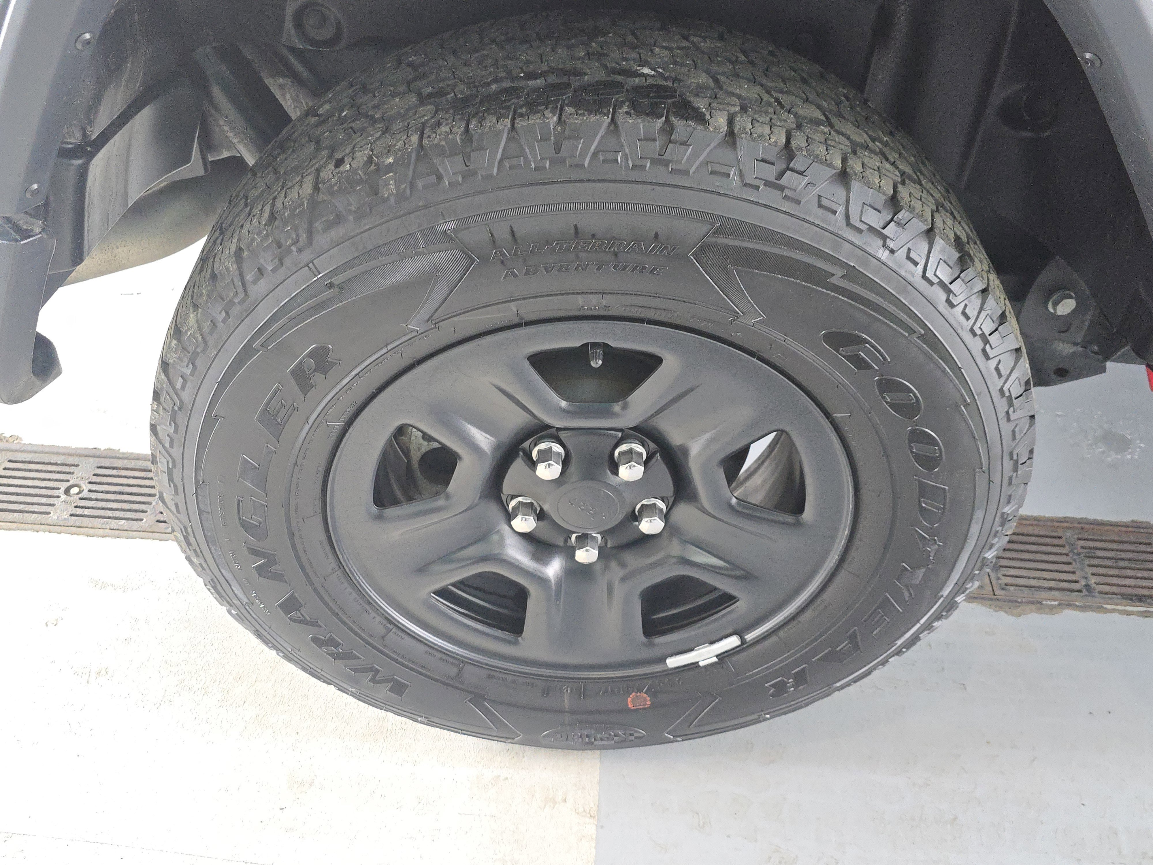 Used 2021 Jeep Wrangler Sport image 13