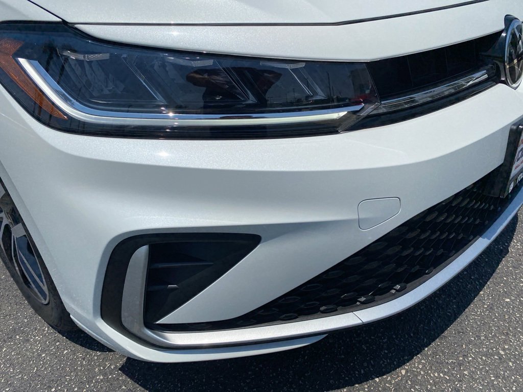 New 2025 Volkswagen Jetta SE image 9