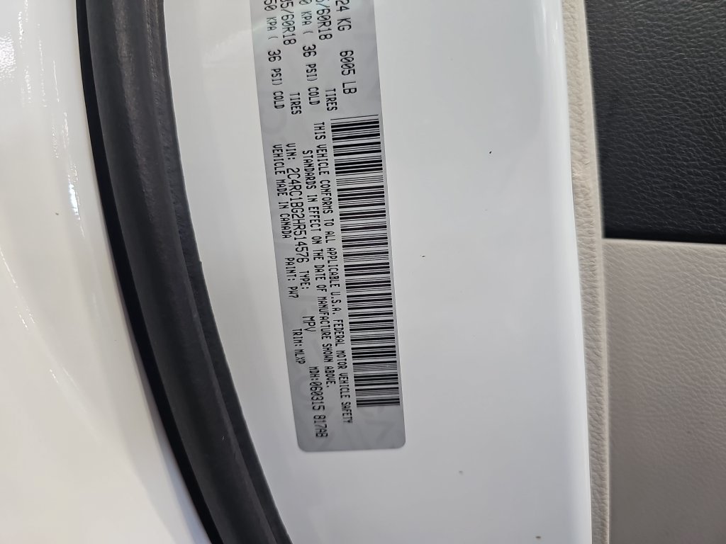 Used 2017 Chrysler Pacifica Touring-L w/ Tire & Wheel Group FWD image 36