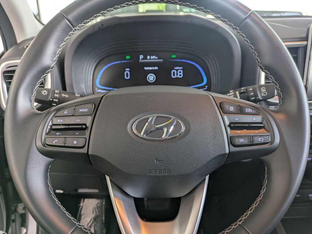 Used 2025 Hyundai Venue SEL FWD image 21