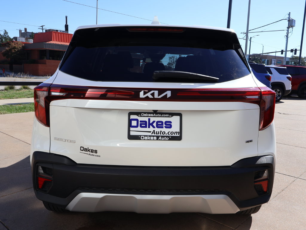 Used 2026 Kia Seltos LX AWD/4WD image 5