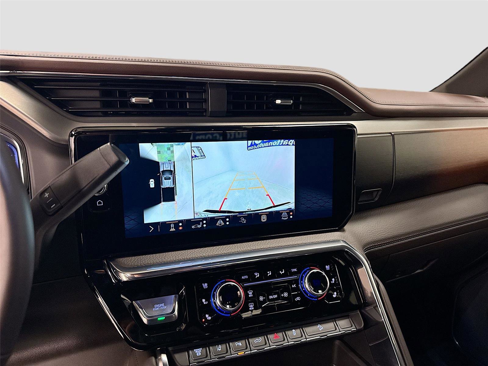 Used 2025 GMC Sierra 2500 Denali w/ Denali Reserve Package image 13