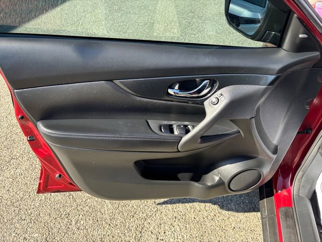 Used 2015 Nissan Rogue SL w/ SL Premium Package image 26