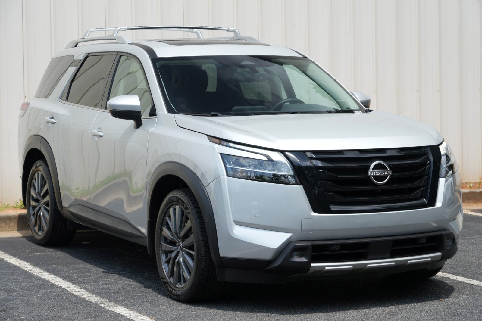 Used 2022 Nissan Pathfinder SL w/ SL Premium Package FWD image 52