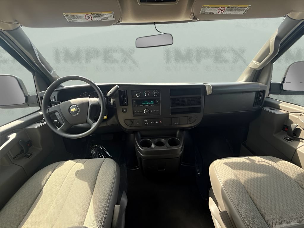 Used 2025 Chevrolet Express 3500 LS RWD image 7