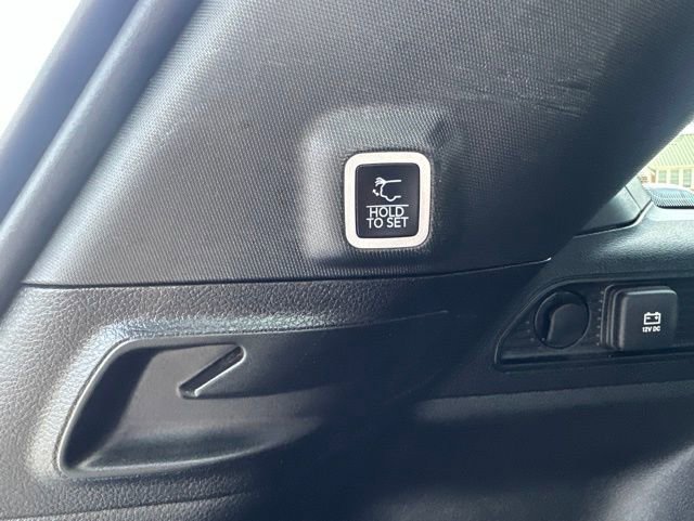 Used 2025 Jeep Grand Cherokee Altitude AWD/4WD image 17