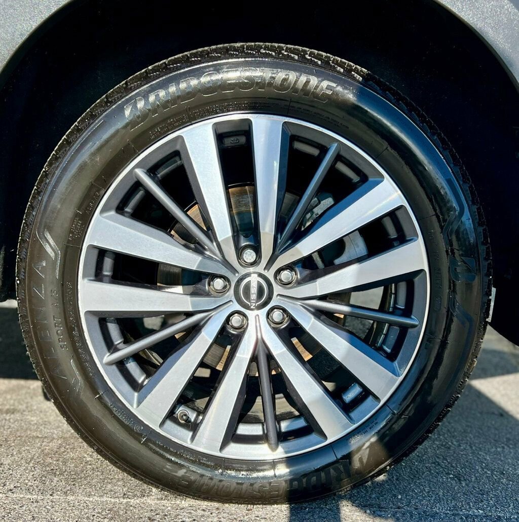 Used 2022 Nissan Pathfinder Platinum w/ Cargo Package image 27