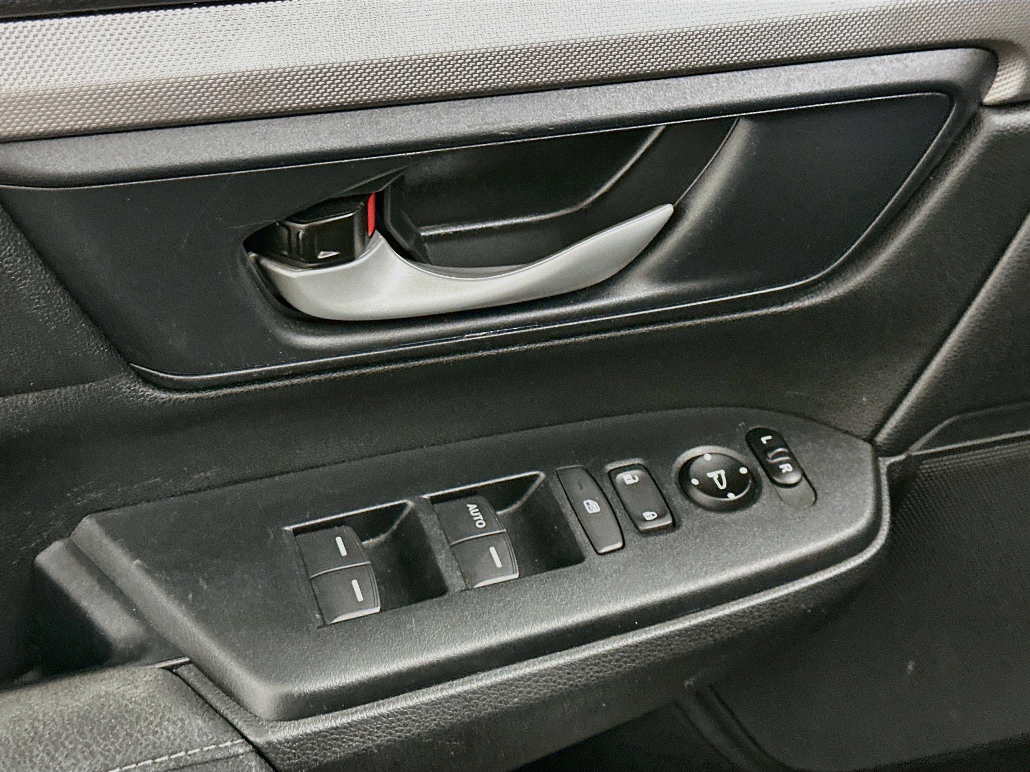 Used 2020 Honda CR-V LX image 15