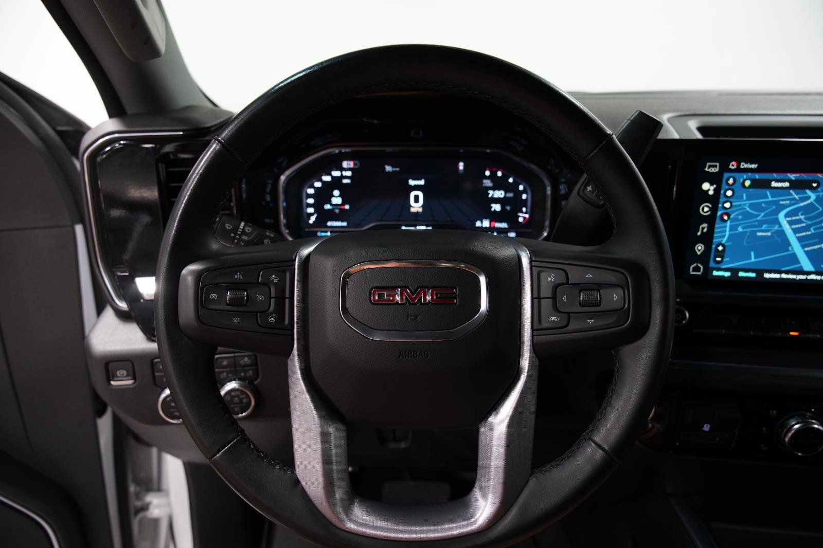 Used 2024 GMC Sierra 2500 SLT w/ SLT Convenience Package image 31