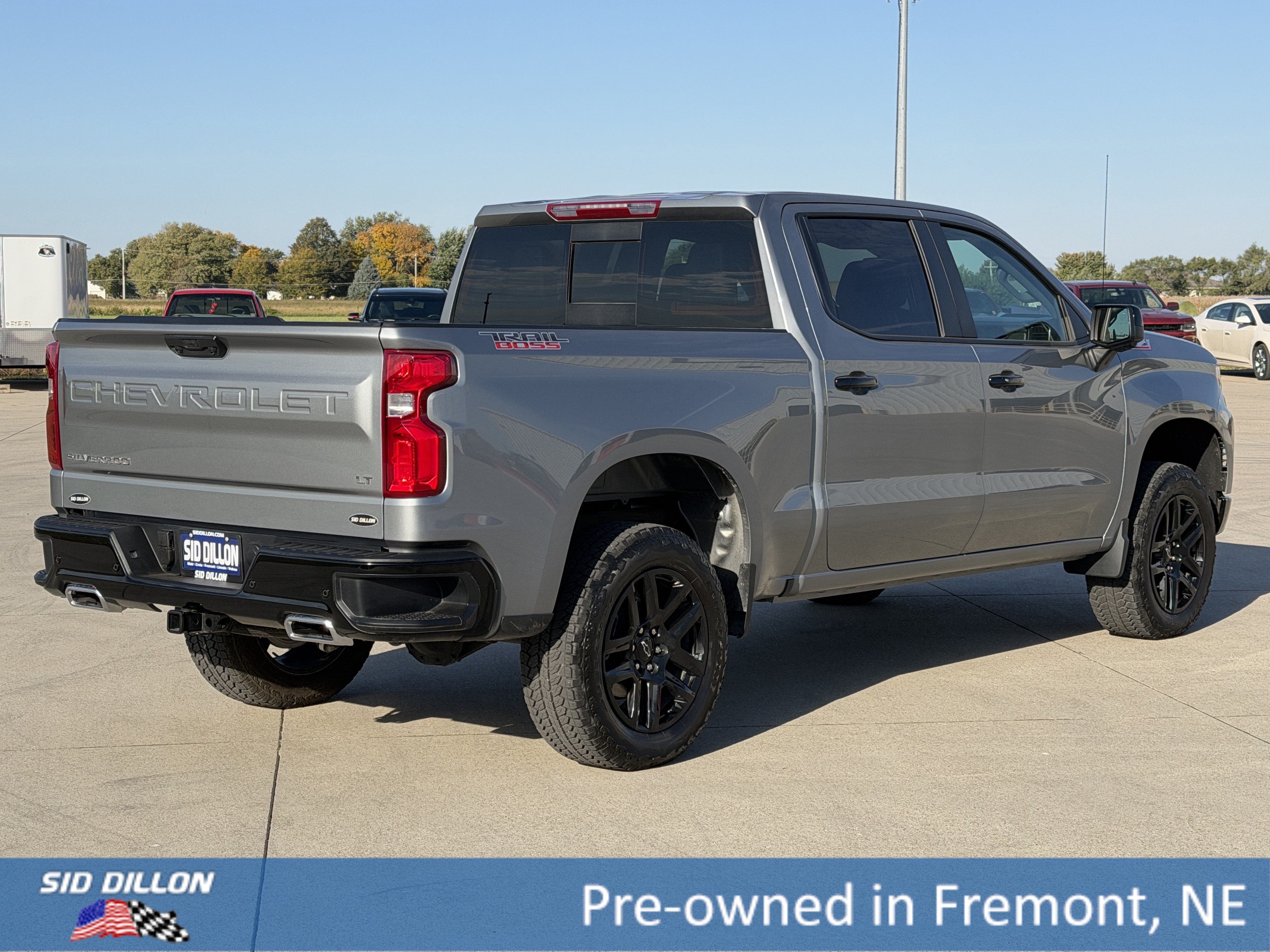 Used 2025 Chevrolet Silverado 1500 LT Trail Boss w/ Convenience Package II AWD/4WD image 4