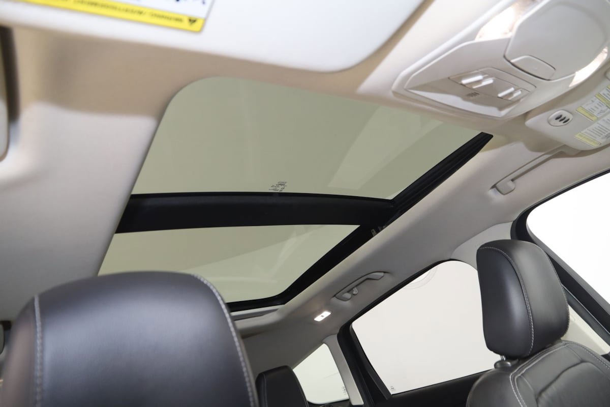 Used 2019 Ford Escape Titanium FWD image 11