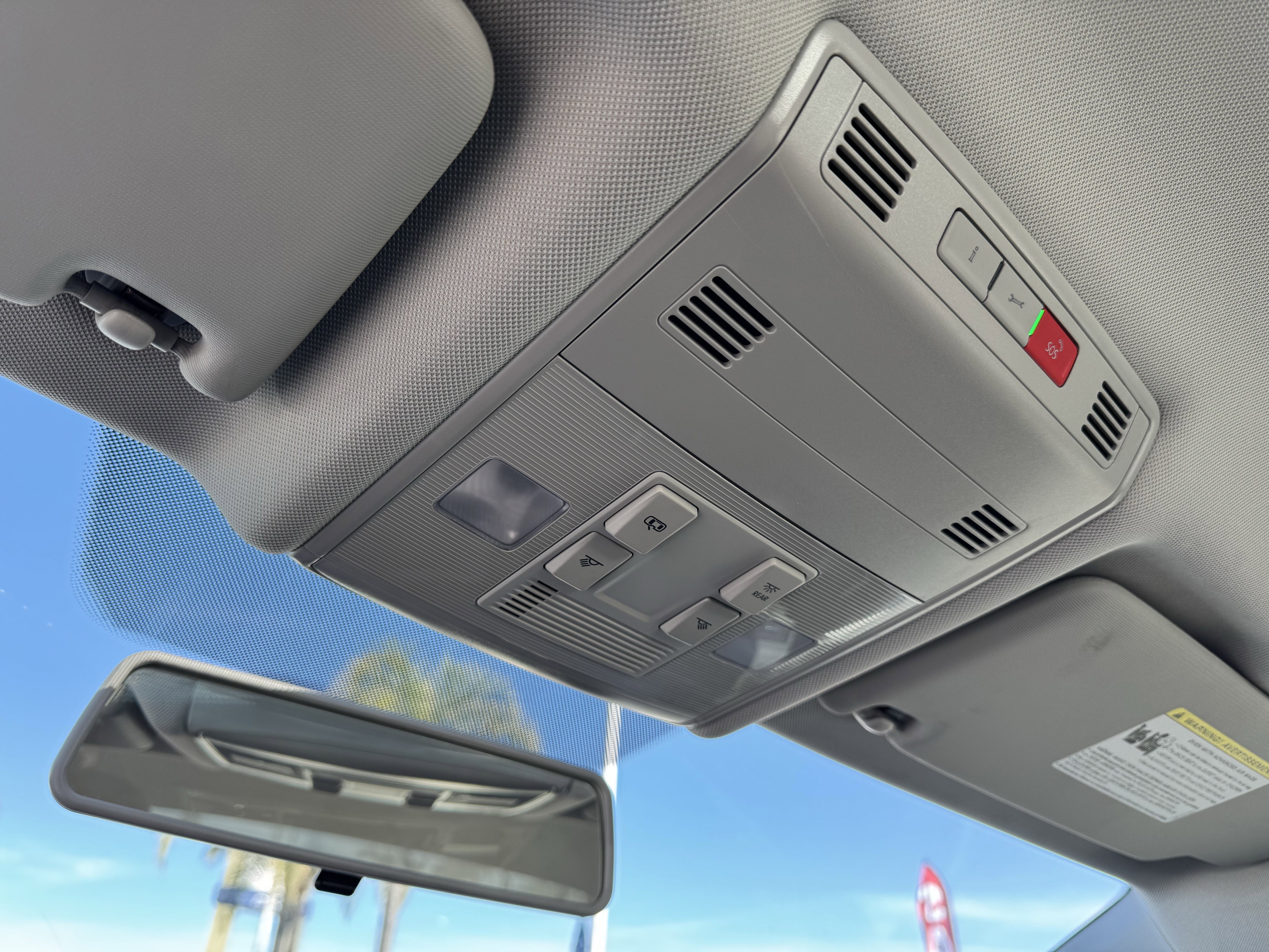 Used 2020 Volkswagen Jetta S w/ Driver Assistance Package image 30