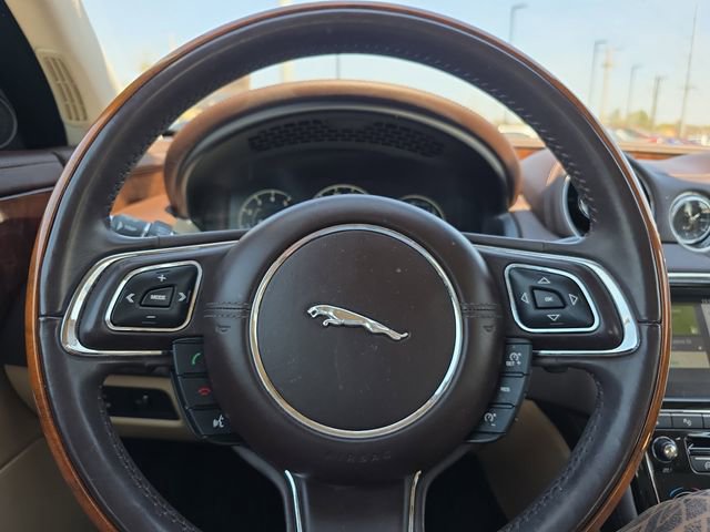 Used 2017 Jaguar XJ R-Sport image 18