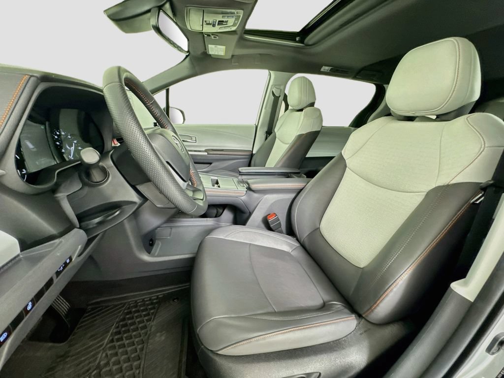 Used 2024 Toyota Sienna XSE AWD/4WD image 12