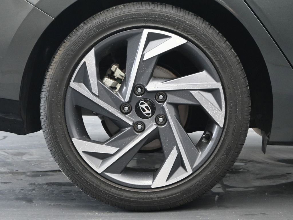 Used 2025 Hyundai Elantra Limited FWD image 9