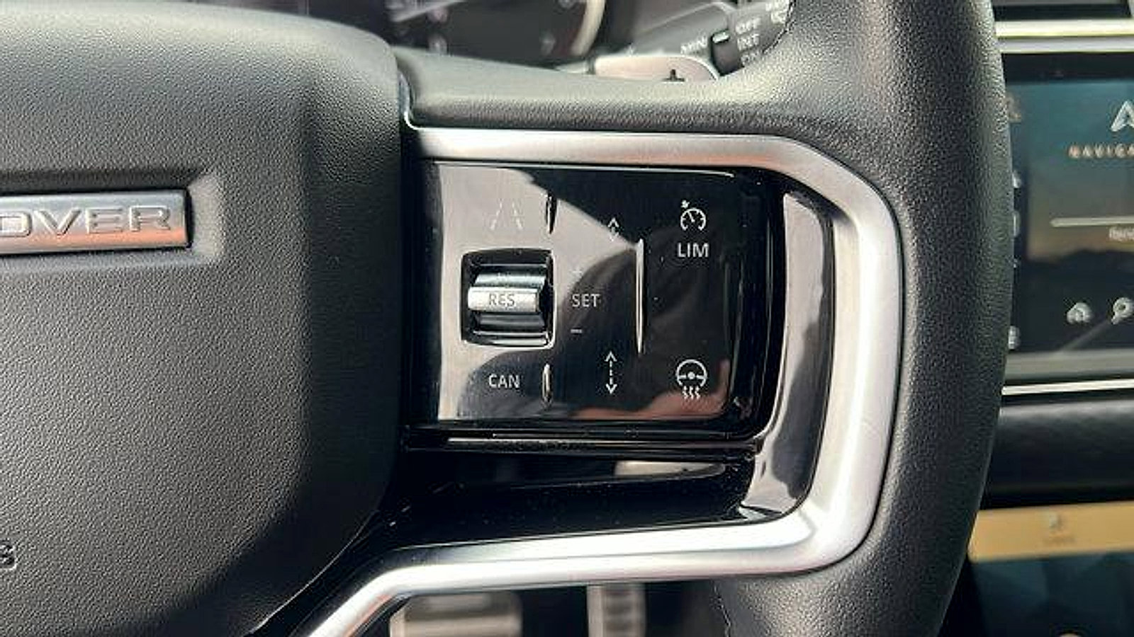 Used 2023 Land Rover Range Rover Evoque R-Dynamic S image 24