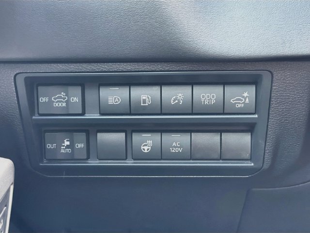Used 2025 Toyota Tundra Platinum AWD/4WD image 36