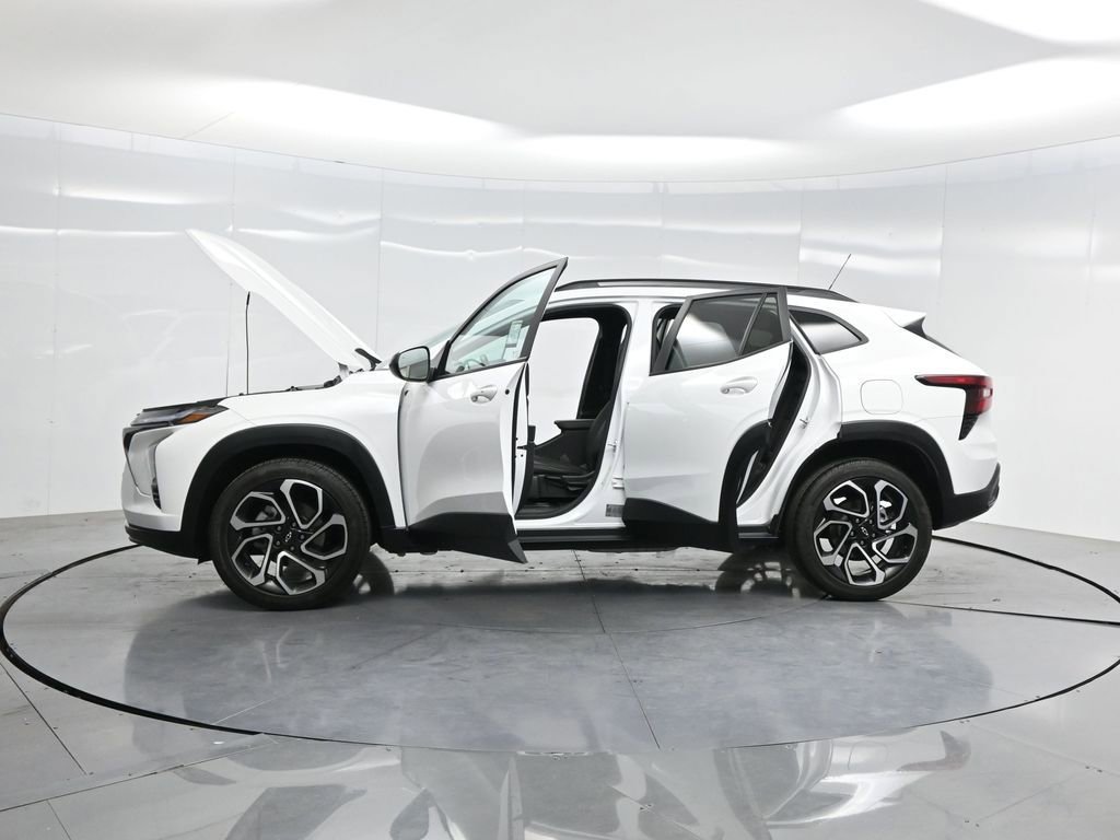 Used 2024 Chevrolet Trax RS w/ Sunroof Package image 44