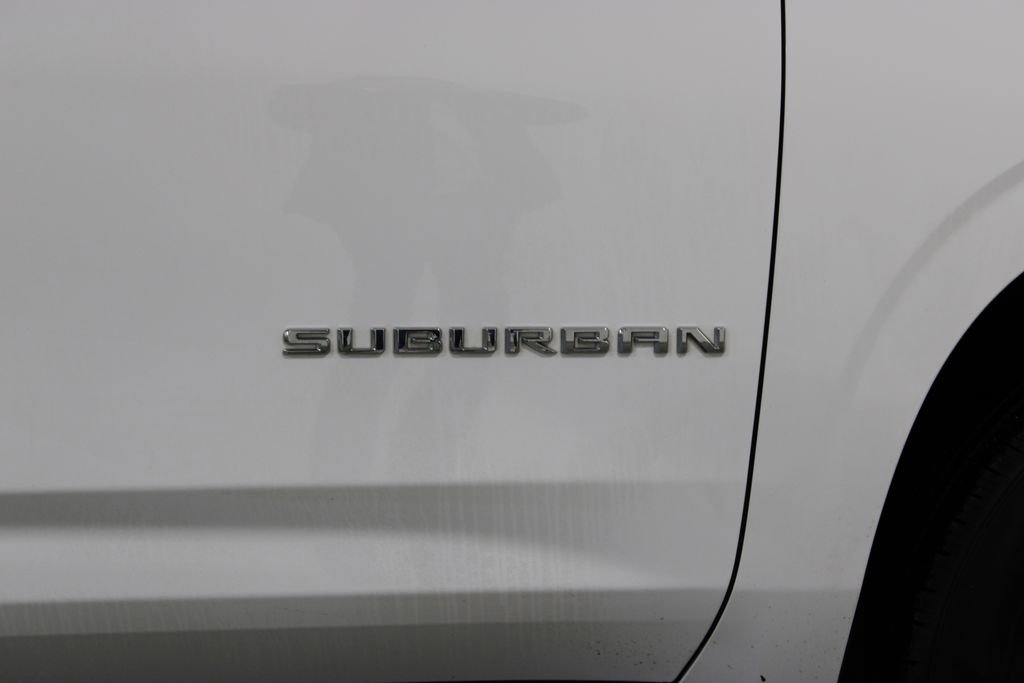 Used 2023 Chevrolet Suburban Premier image 12