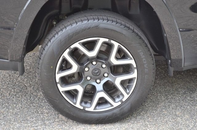 Used 2025 RAM 1500 Laramie AWD/4WD image 11