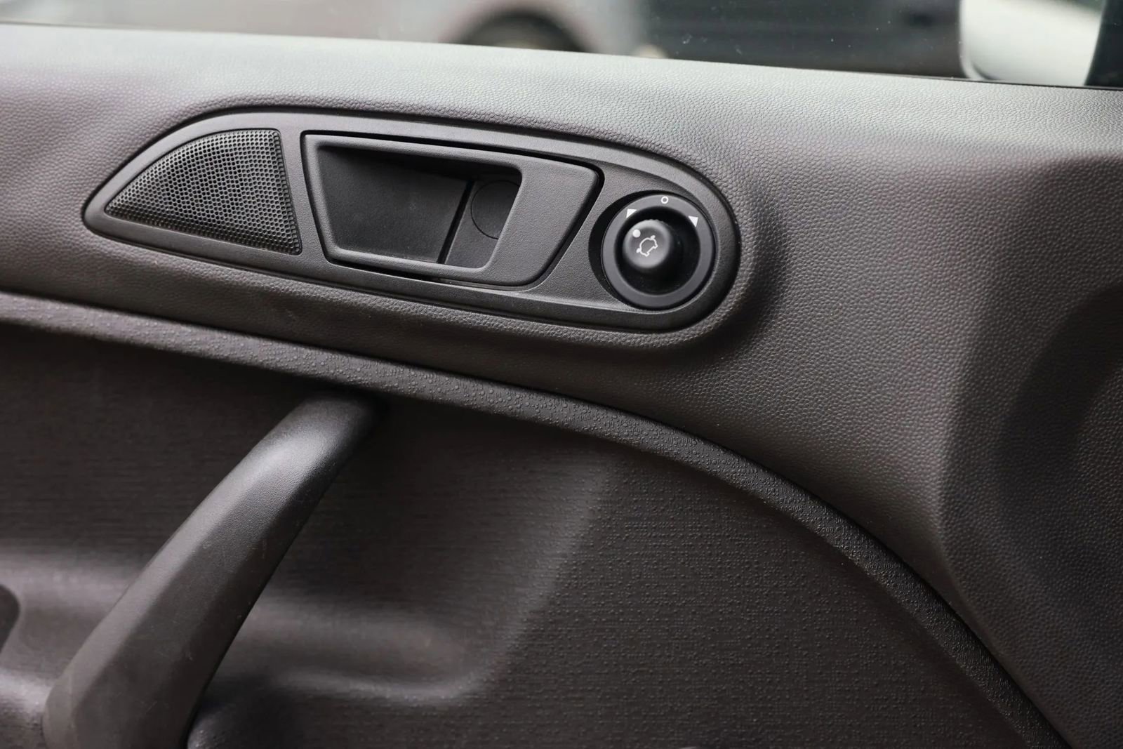 Used 2017 Ford Fiesta S FWD image 40