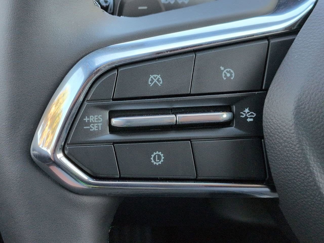 New 2026 Chevrolet Equinox LT w/ Safety and Technology Package FWD image 11