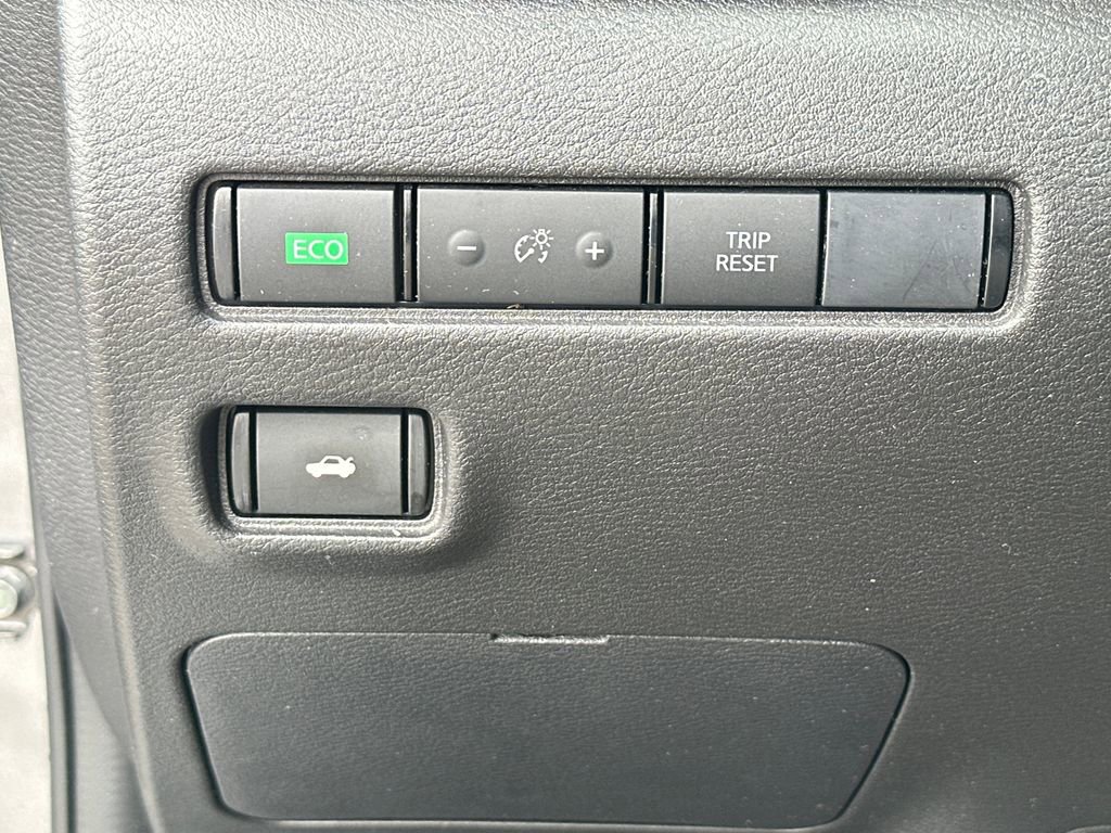 Used 2023 Nissan Sentra SR w/ Trunk Package FWD image 19