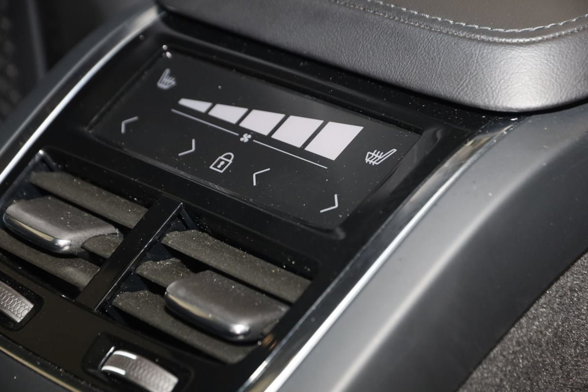 Used 2023 Volvo XC90 B6 Plus w/ Protection Package Premier AWD/4WD image 16