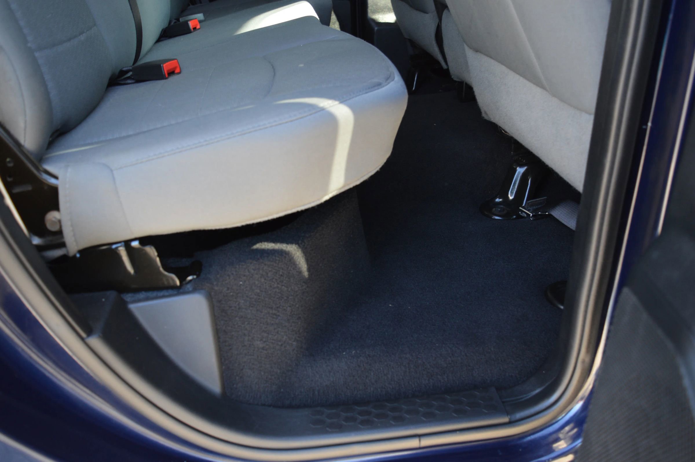 Used 2014 RAM 1500 Express image 25