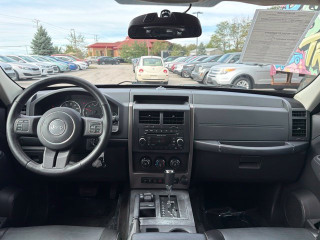 Used 2012 Jeep Liberty Sport AWD/4WD image 7