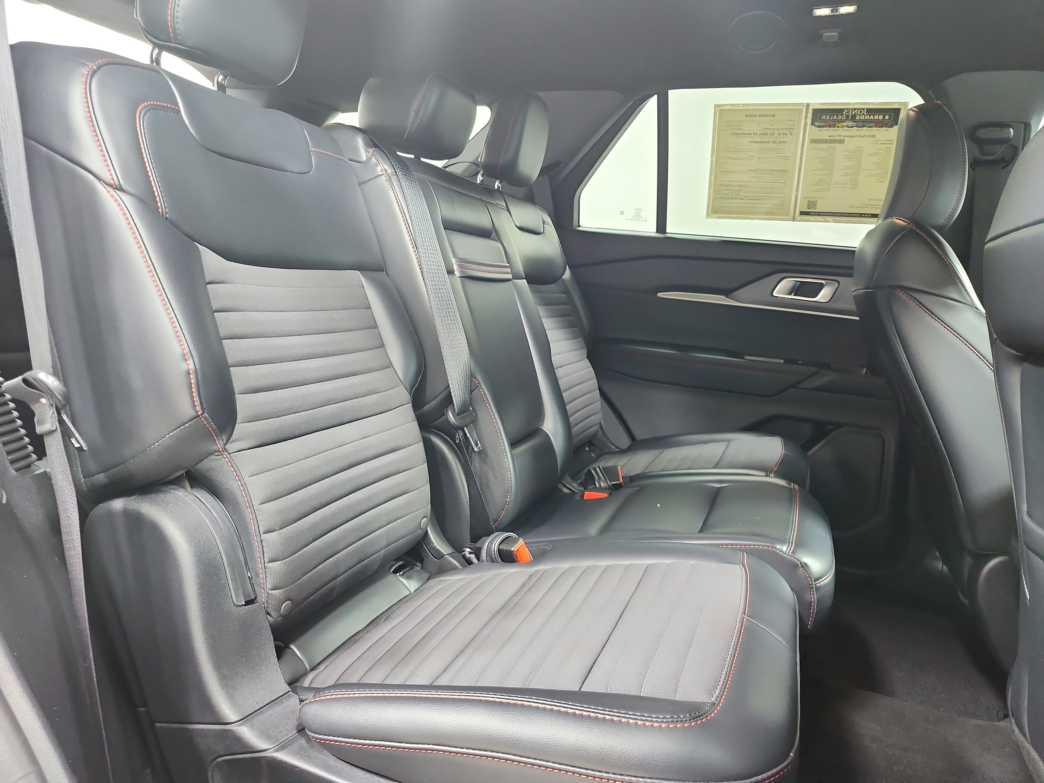 Used 2025 Ford Explorer ST-Line w/ ST-Line Street Pack AWD/4WD image 40