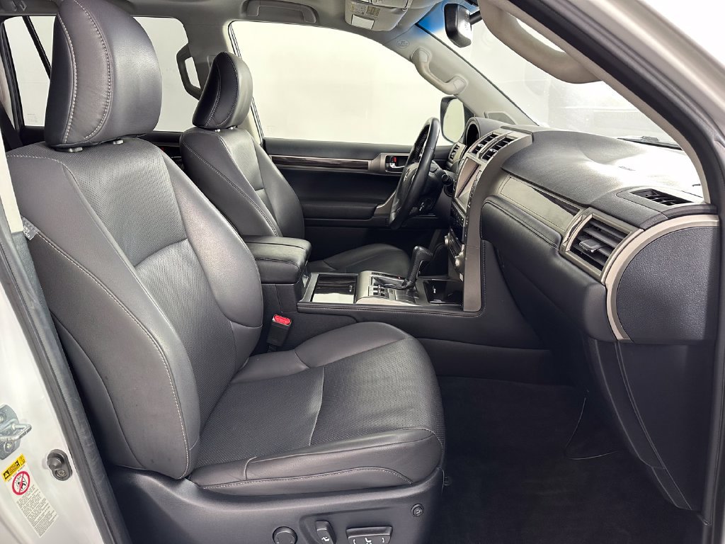 Used 2015 Lexus GX 460 w/ Navigation Package AWD/4WD image 22