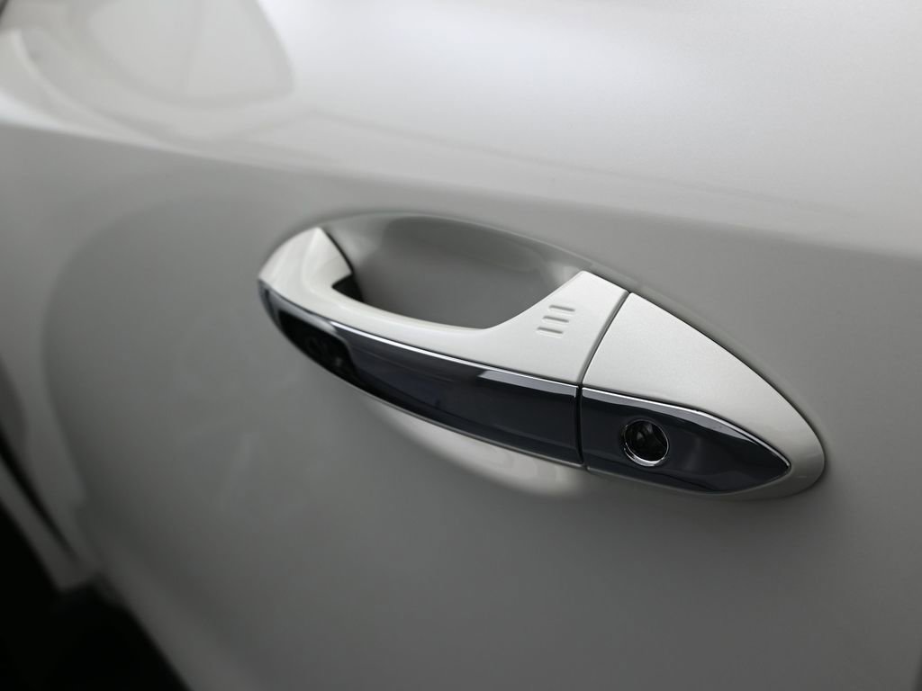 Certified 2025 INFINITI QX60 Luxe w/ Vision Package image 12