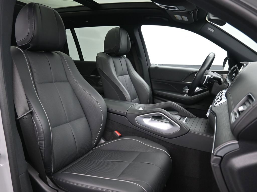 Used 2024 Mercedes-Benz GLS 580 4MATIC image 27