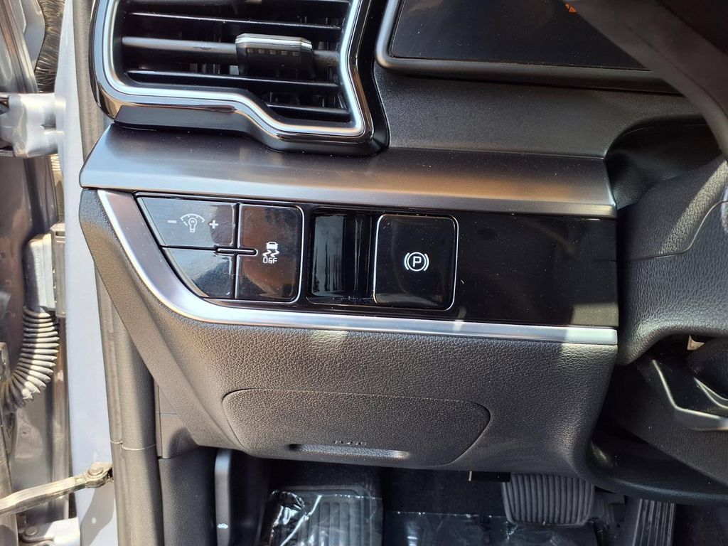 Certified 2024 Kia Sportage EX FWD image 17