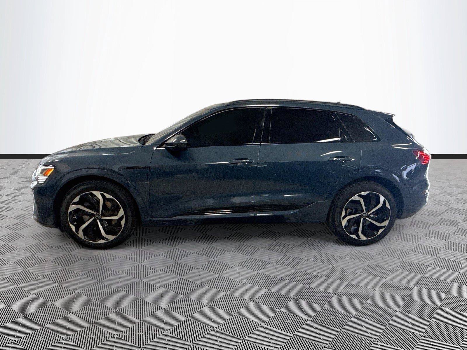 Certified 2024 Audi Q8 e-tron Prestige w/ Prestige Package AWD/4WD image 4
