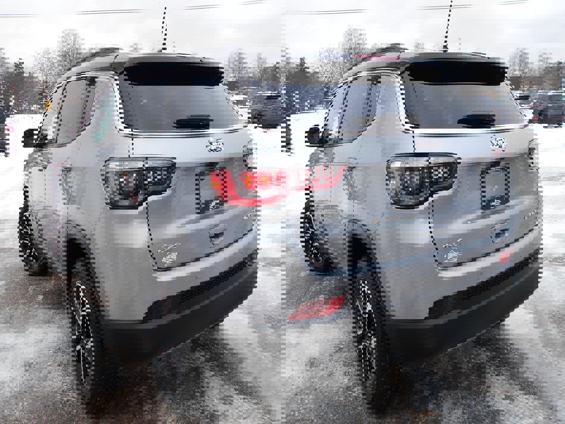 Certified 2024 Jeep Compass Limited w/ Sun and Sound Group image 3