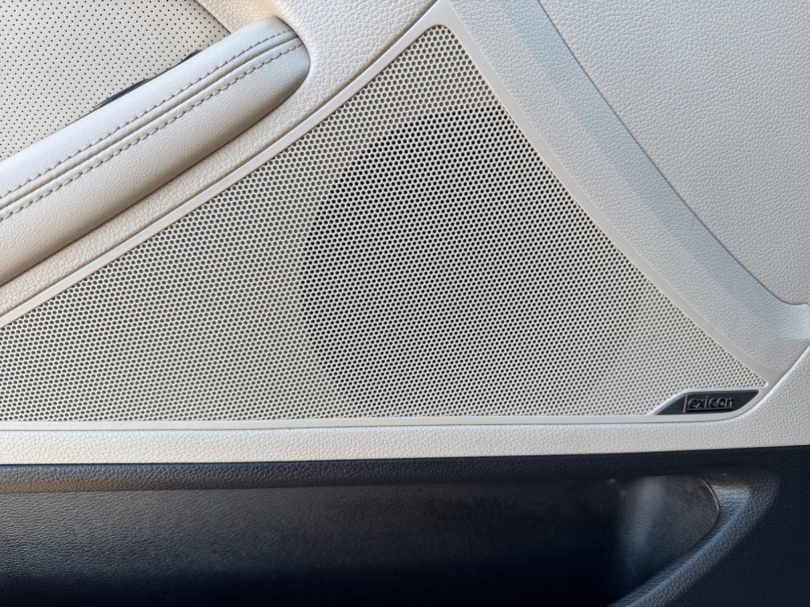 Used 2016 Hyundai Genesis 3.8 w/ Option Group 02 image 27