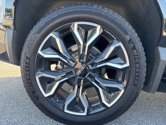 New 2024 GMC Sierra EV Denali image 9