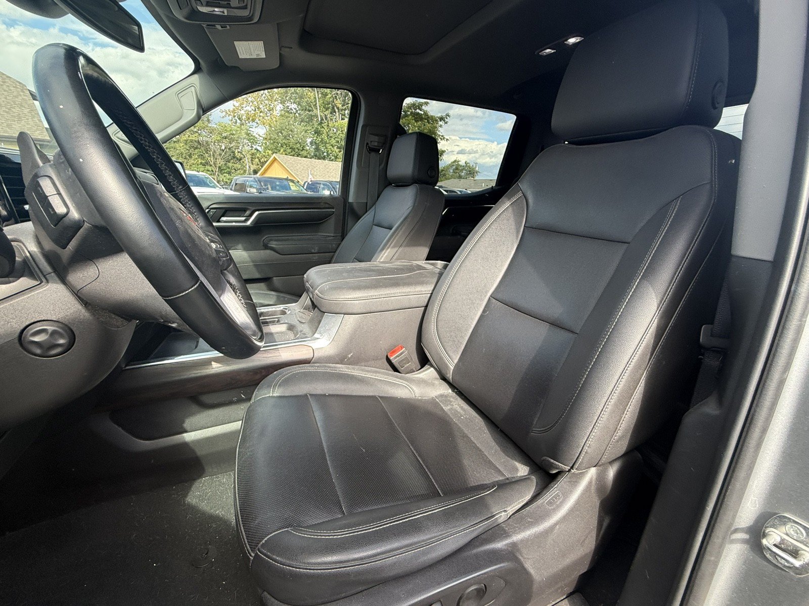 Used 2024 GMC Sierra 1500 SLT w/ SLT Premium Plus Package AWD/4WD image 9