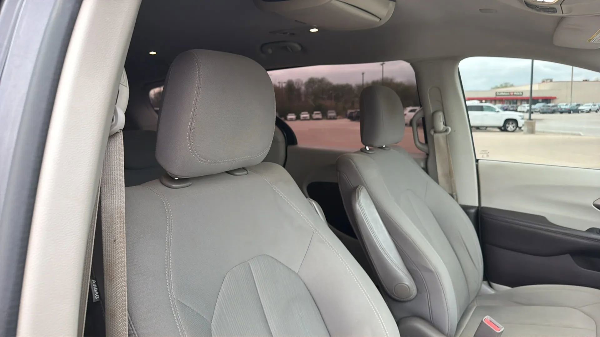 Used 2017 Chrysler Pacifica Touring image 88