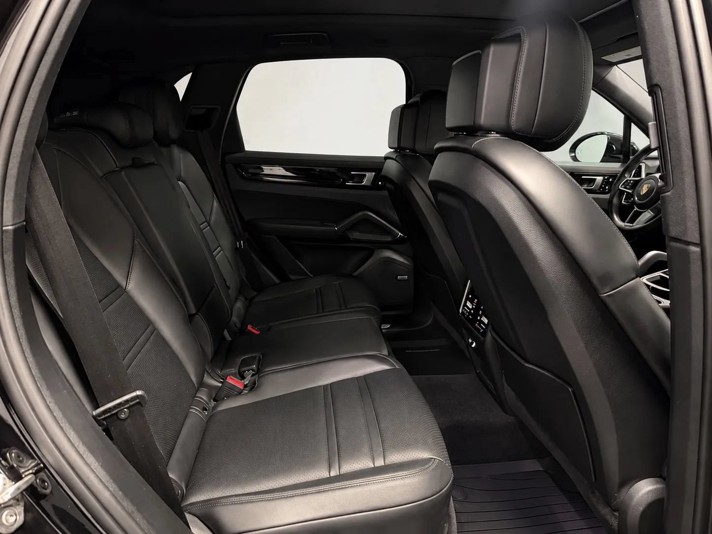 Used 2019 Porsche Cayenne S AWD/4WD image 20