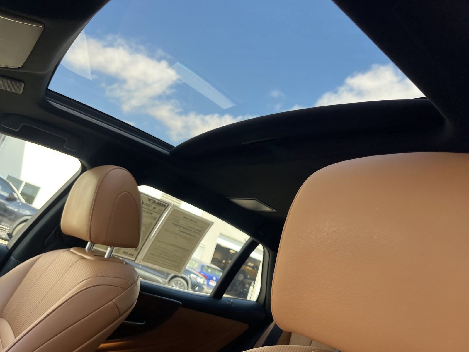 Used 2022 Lexus LS 500 w/ Accessory Package (Z2) RWD image 38