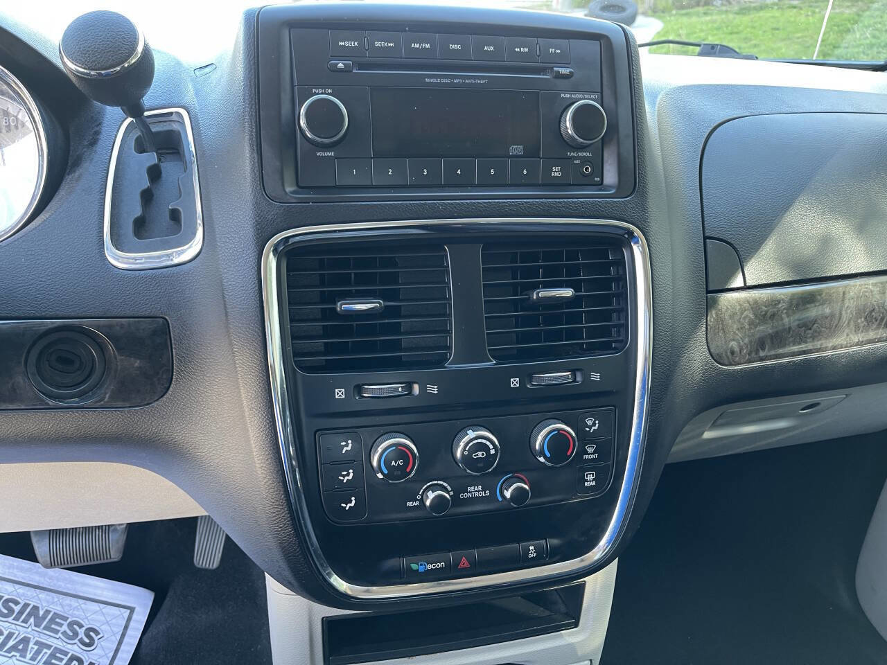 Used 2013 Dodge Grand Caravan SE image 23