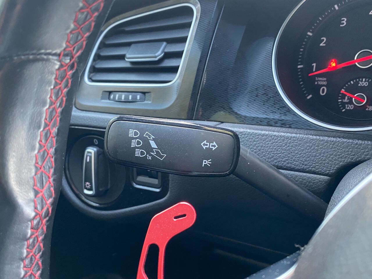 Used 2017 Volkswagen GTI Sport image 28